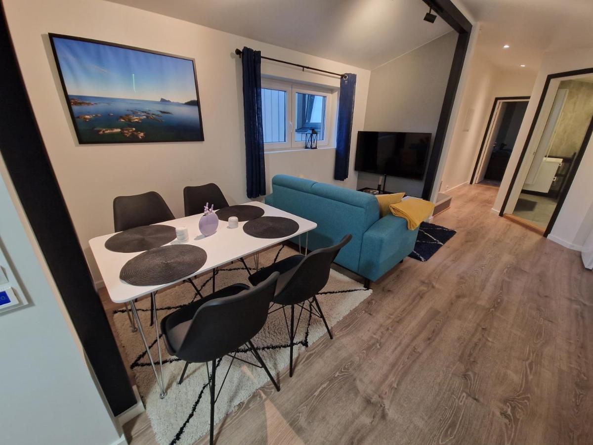 Northern Living 2 Room With Shared Bathroom Tromsø Esterno foto